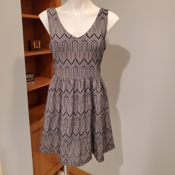 Lucky Brand Black and Gray Art Deco Dress - Picture 2 of 11